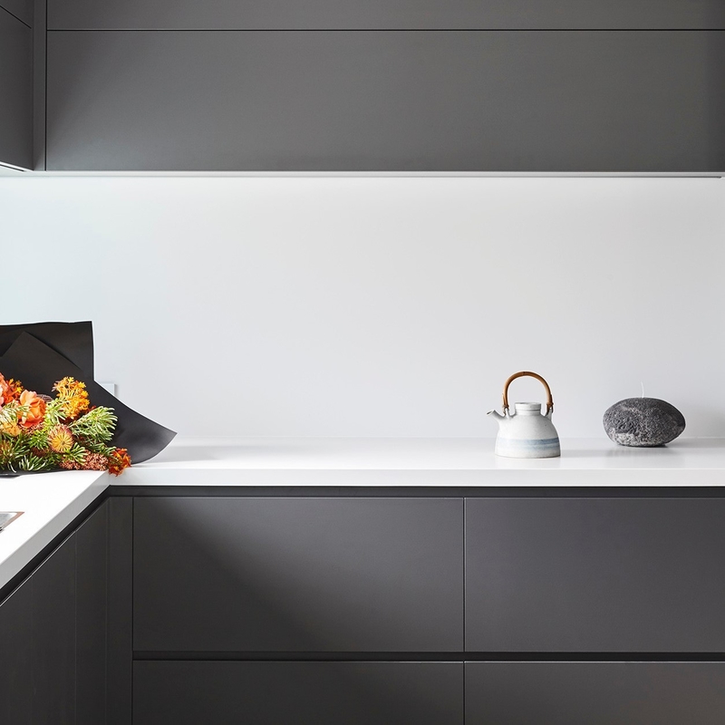 Custom Luxury Melamine Kitchen Cabinet Set HMR Core Black Modern Kitchen Cabinet