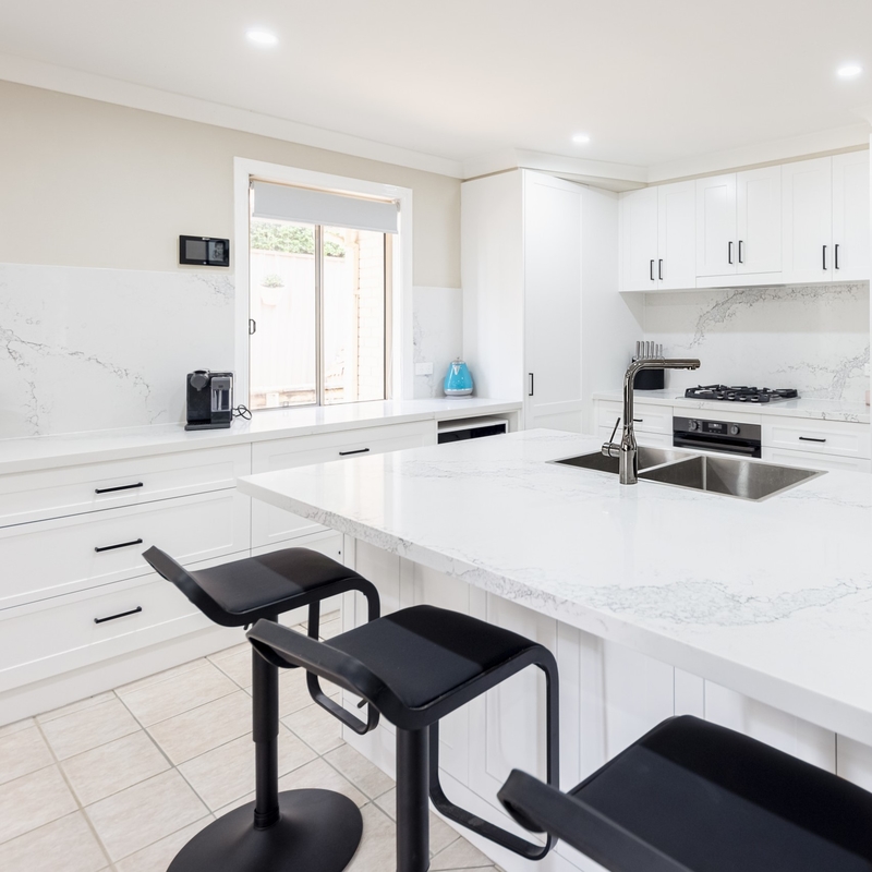 Customized Shaker Style Matte White Lacquer Kitchen Full Set Furniture Cabinet Set Storage Cabinet Kitchen Pantry
