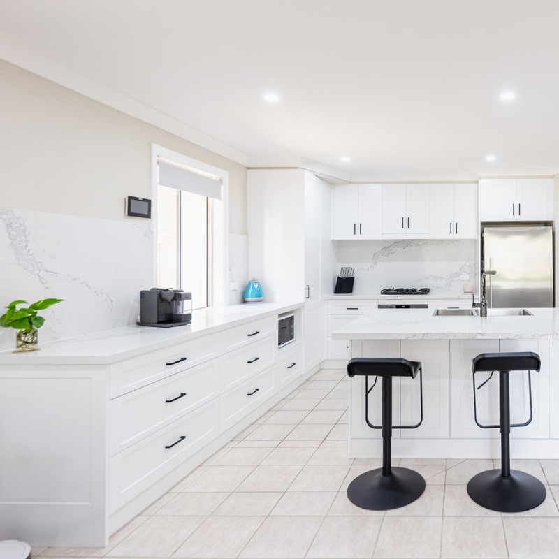 Customized Shaker Style Matte White Lacquer Kitchen Full Set Furniture Cabinet Set Storage Cabinet Kitchen Pantry