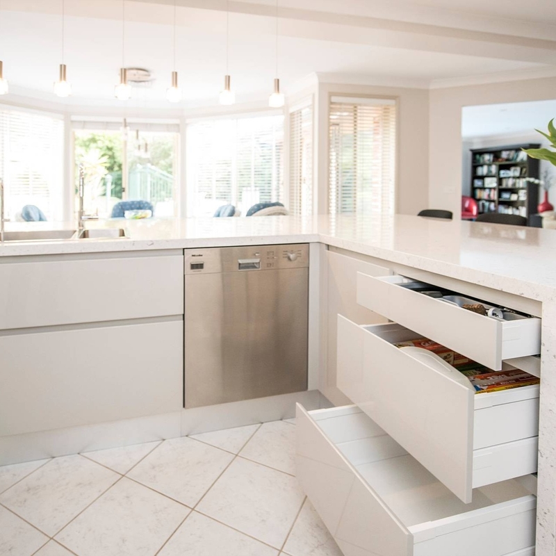 Multi Color Combination Lacquer Kitchen Cabinet With Waterproof Panel