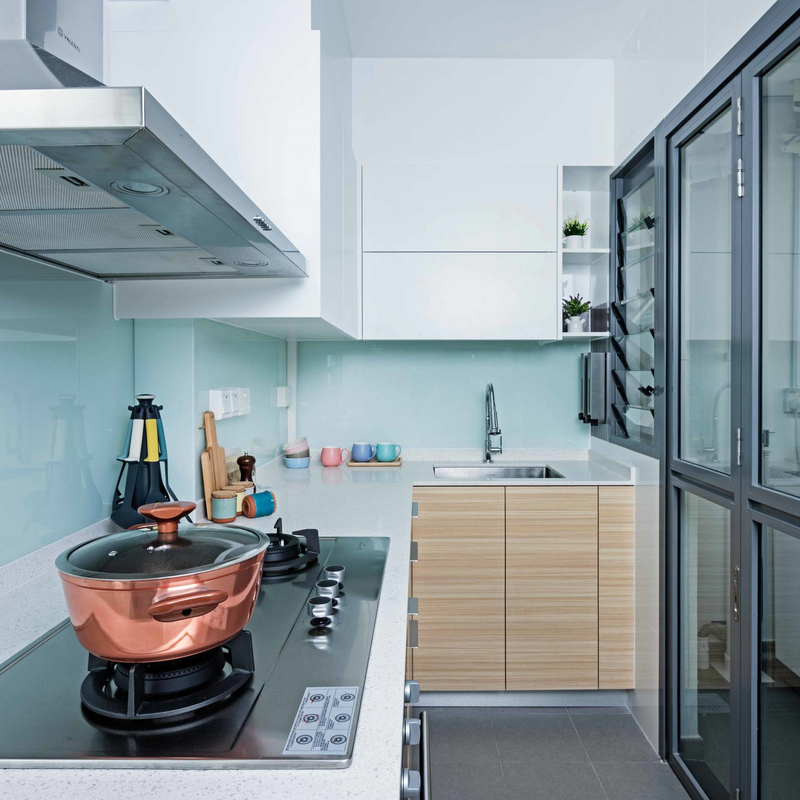 Chinese Modern Style High Quality Small Melamine Kitchen Cabinet White And Wood Grain Kitchen Cabinets Sets