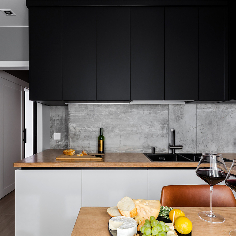 Flat Panel Black And White Matte Lacquer Kitchen Cabinet  All In One With Handless