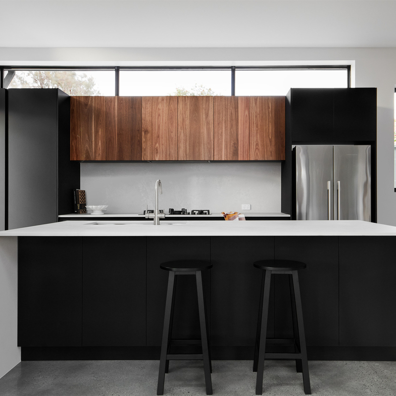 Flat Panel Black And White Matte Lacquer Kitchen Cabinet  All In One With Handless