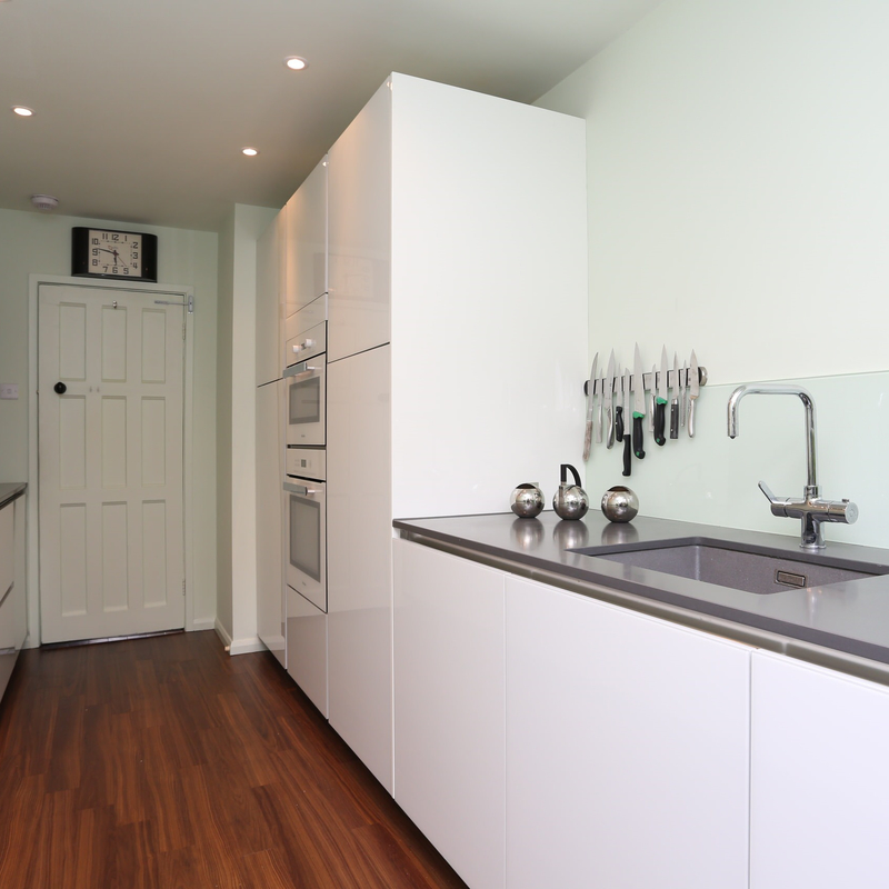 Simple And Modern White Gloss Kitchen Cabinets Wooden Handless Design Lacquer Kitchen Cabinet Set