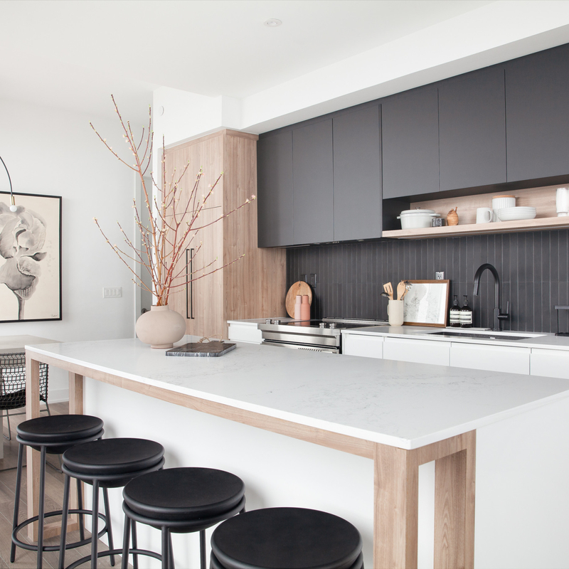 Matte White And Grey Lacquer Focus On Cabinet Design Luxury Modern Kitchen Cabinet Set Assembled Packing