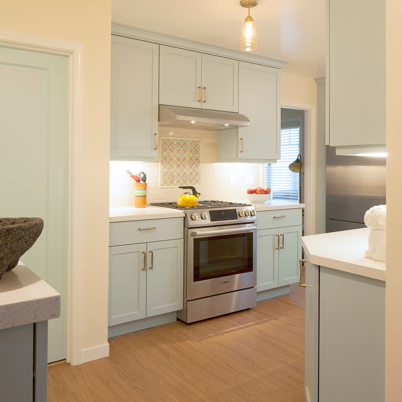 Factory Direct Full Set Furniture Matt Lacquer Mint Green Kitchen Cabinets With Golden Handles And Sink