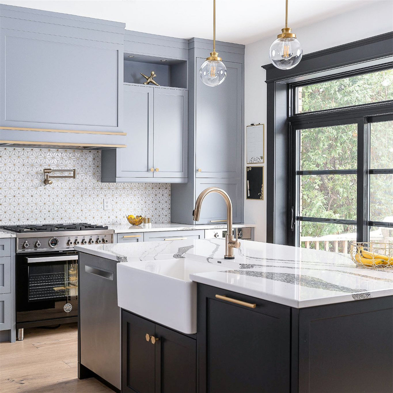 Customized Complete Shaker Villa Design Grayish Blue Solid Wood Standard Kitchen Cabinet Timber Cupboard Made in China