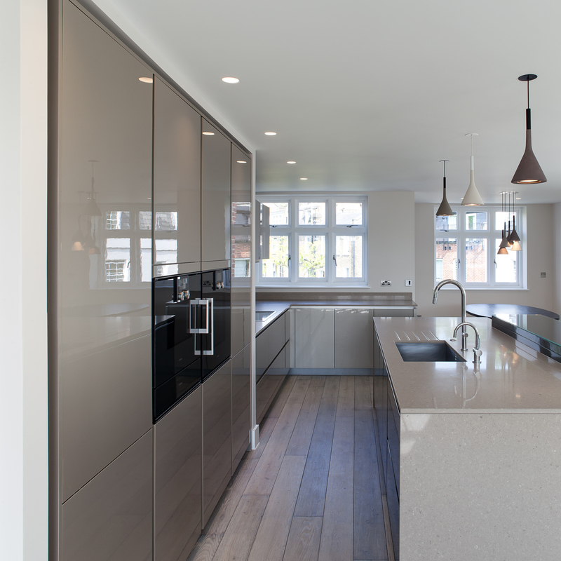 Ready To Assemble Handless Design Champagne High Gloss Acrylic Board German Kitchen Cabinet With Island